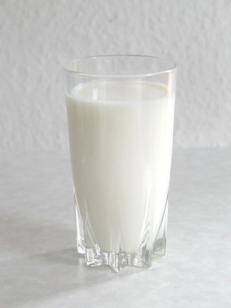 450px-milk_glass.jpg